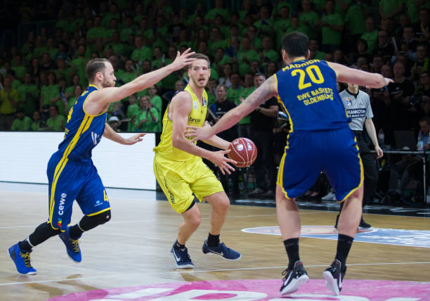 出令人信服 出令人信服