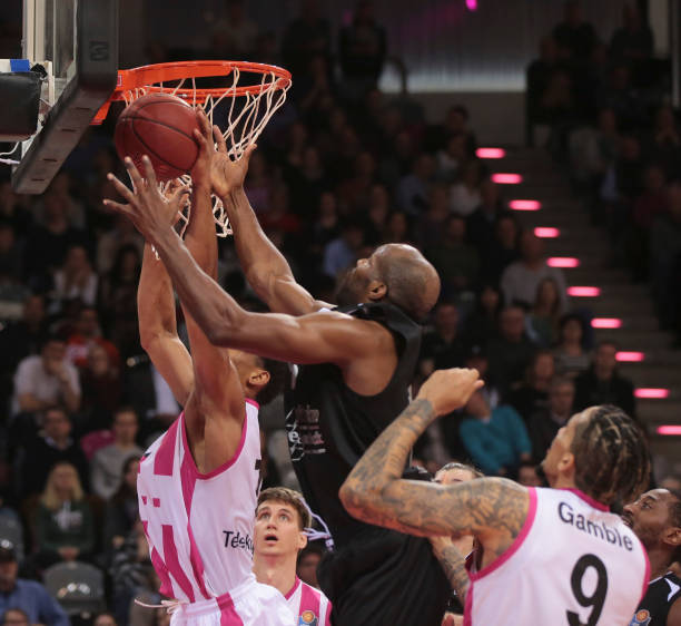 在接受采访 在接受采访