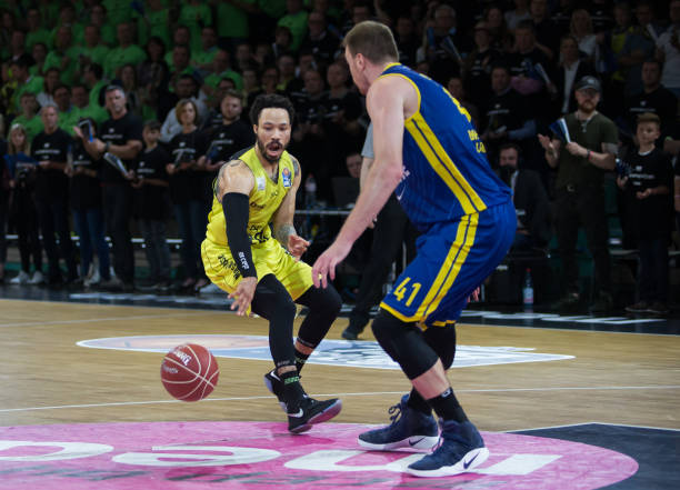 98场英超 98场英超