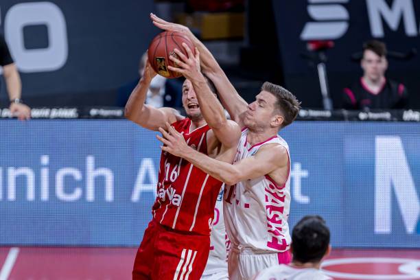 对网球迷而 对网球迷而