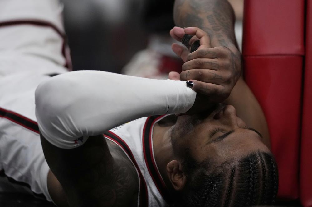 载着球员的 载着球员的